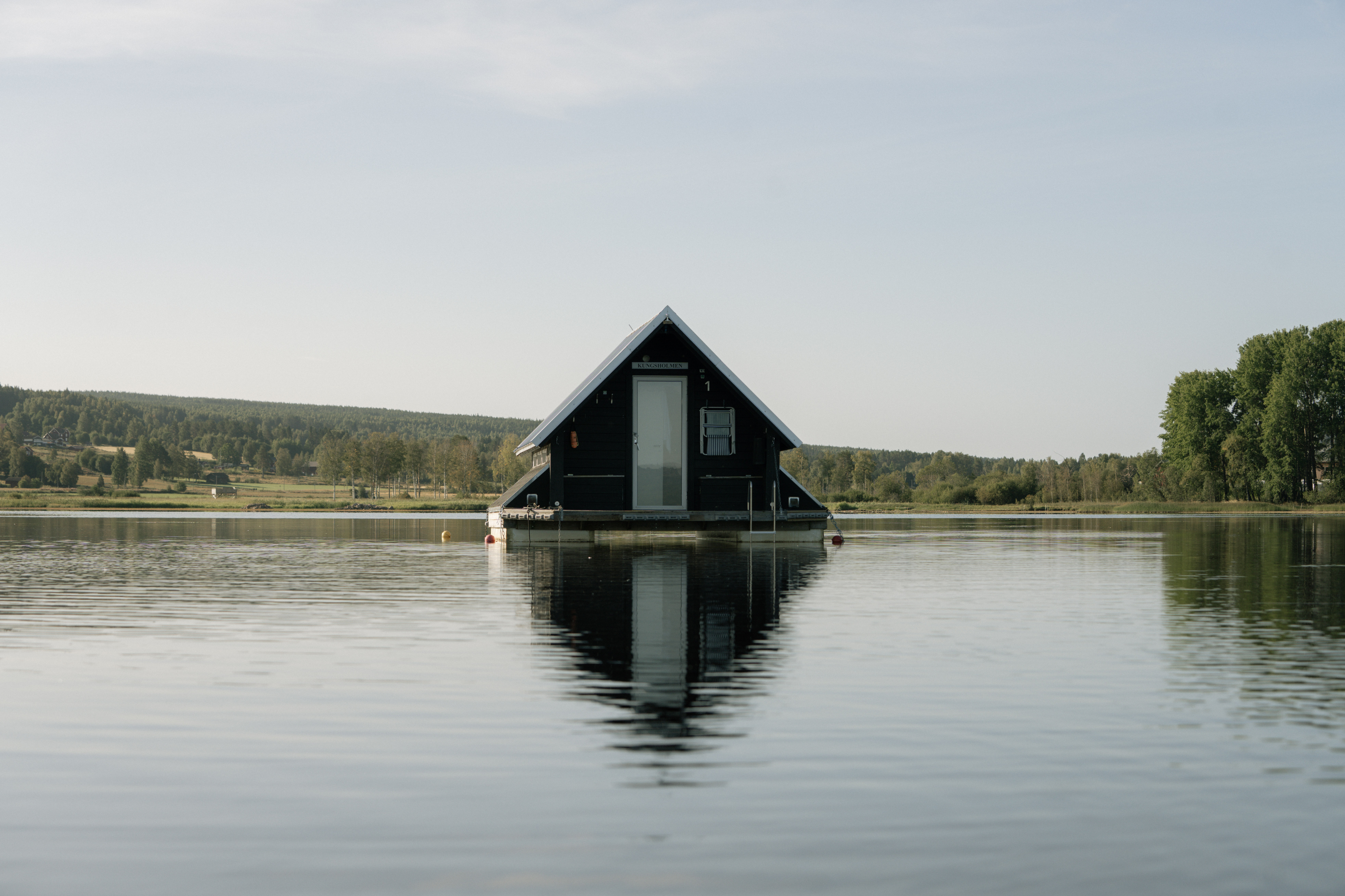 Det flytande hotellrummet på Orsasjön