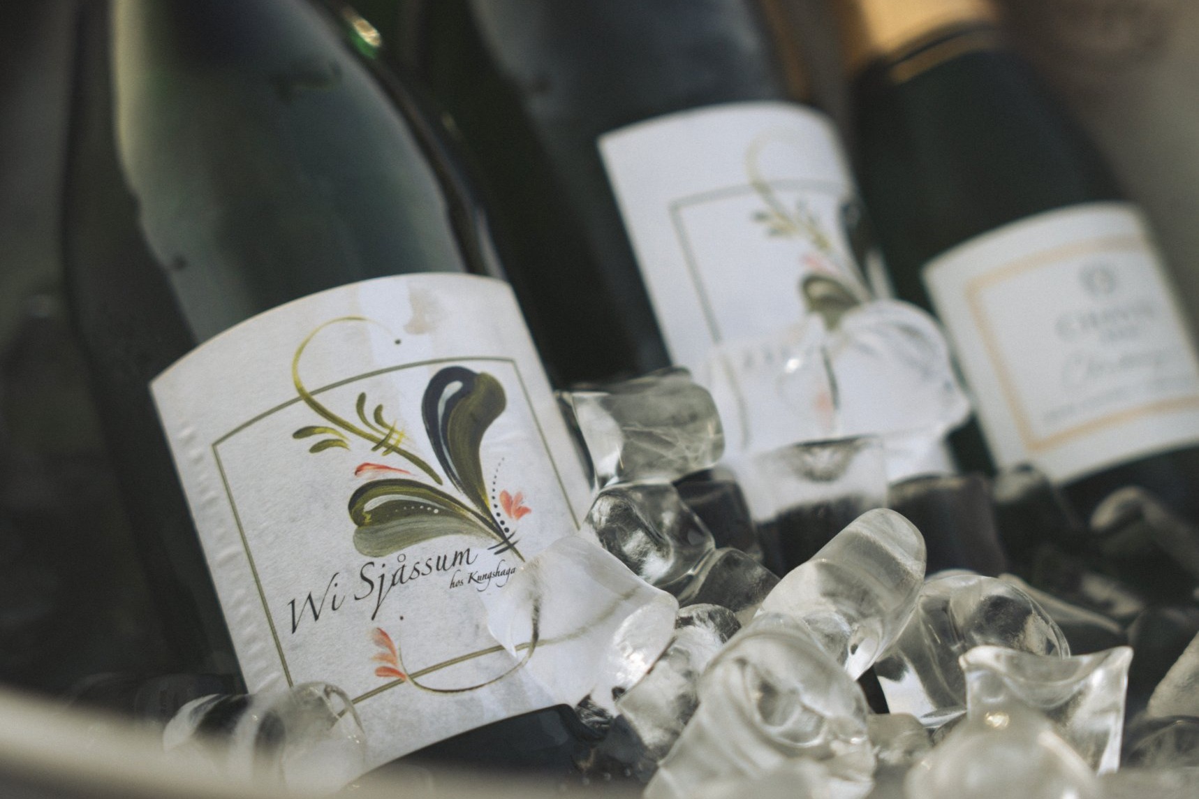 Wi sjåssum, Kungshagas mousserande vin med kurbitsetikett